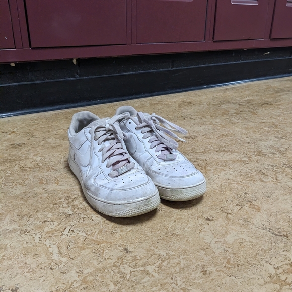 WHITE Nike Airforce 1 Sneakers ⚪ - Picture 1 of 6